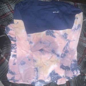 Pink Victoria secret oversized sweatshirt. Size medium . Good as new.